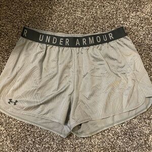 Under Armour Shorts Size XL